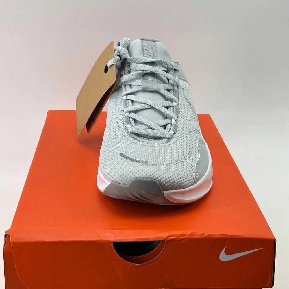 Nike Legend Essential 3 NN Women 9 Platinum Silver DM1119-004 New Gym Training